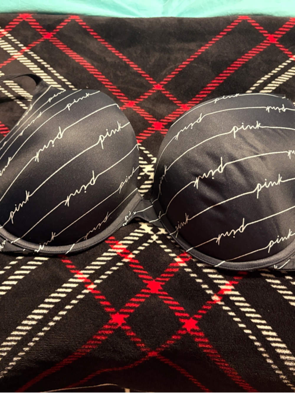 Black & white Pink Underwire Bra size 36DD like new